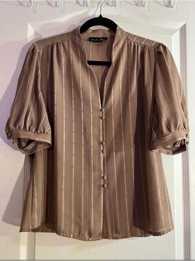Women's Taupe Vertical-Stripe Puff Sleeve Blouse